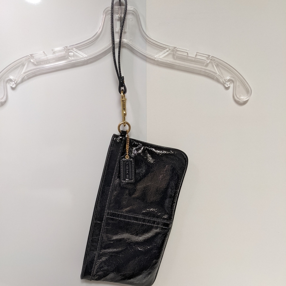 LIKE NEW! Coach patent leather clutch